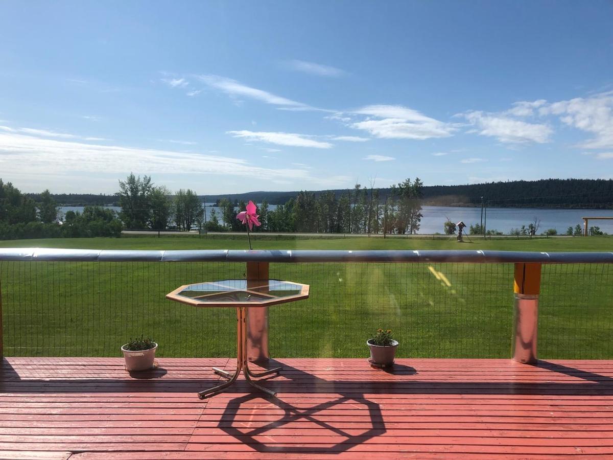 Cariboo Log Guest House Lac La Hache Εξωτερικό φωτογραφία
