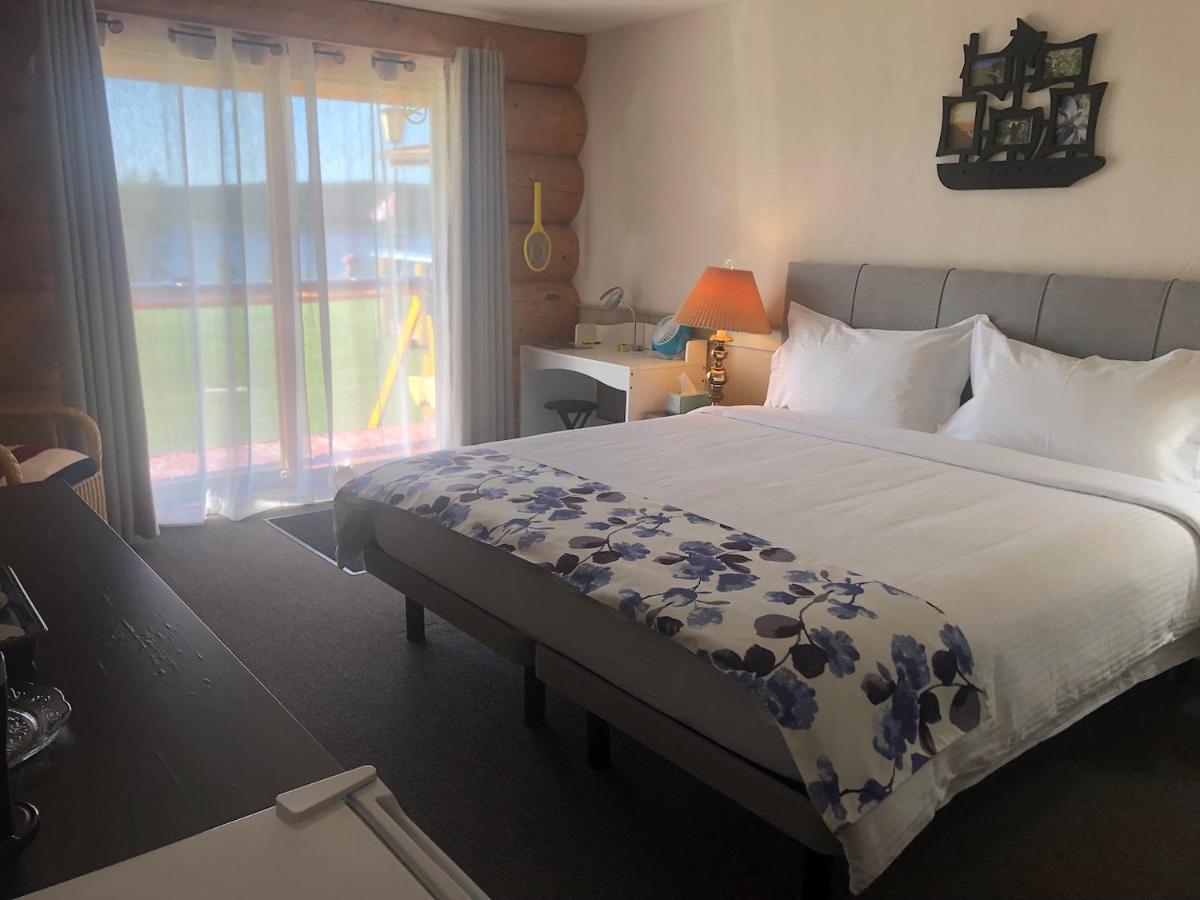Cariboo Log Guest House Lac La Hache Εξωτερικό φωτογραφία