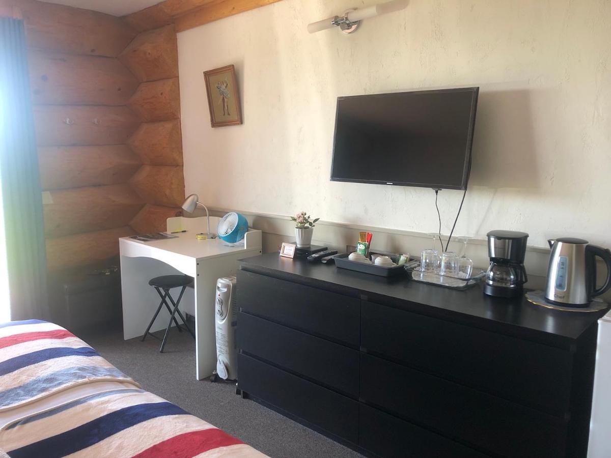Cariboo Log Guest House Lac La Hache Εξωτερικό φωτογραφία