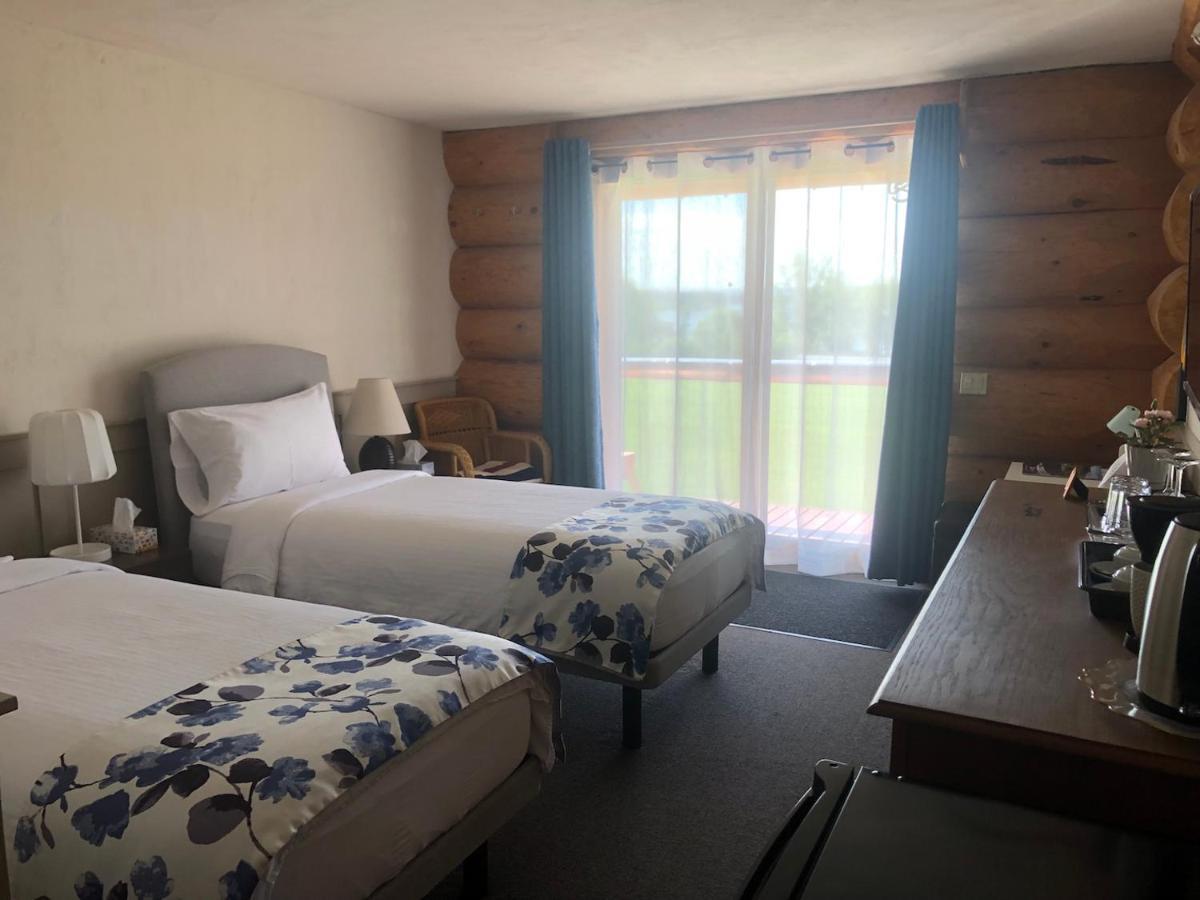 Cariboo Log Guest House Lac La Hache Εξωτερικό φωτογραφία