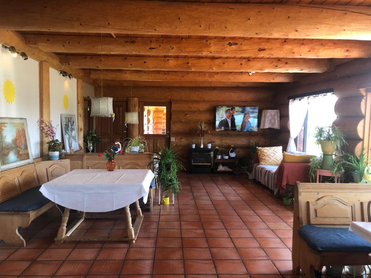 Cariboo Log Guest House Lac La Hache Εξωτερικό φωτογραφία