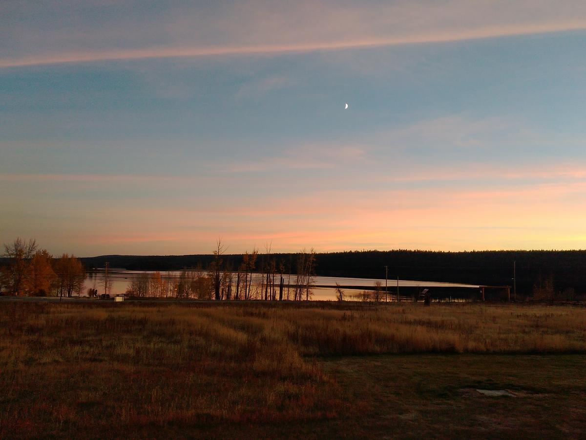 Cariboo Log Guest House Lac La Hache Εξωτερικό φωτογραφία